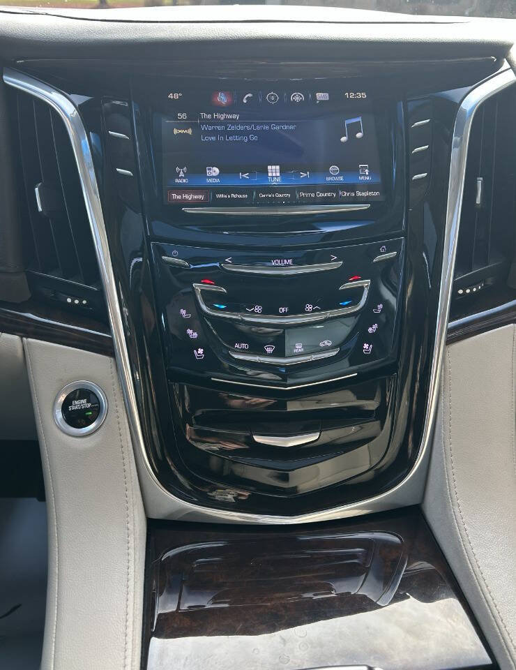 Used 2016 Cadillac Escalade ESV Luxury image 20