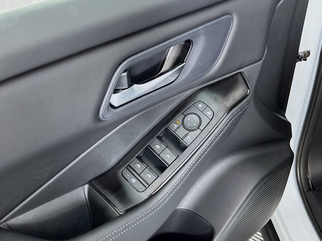 New 2026 Nissan Rogue SV AWD/4WD image 16