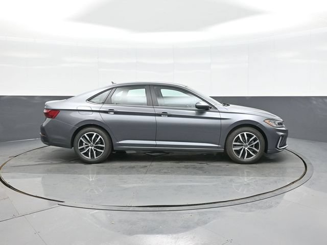 New 2026 Volkswagen Jetta SE FWD image 8