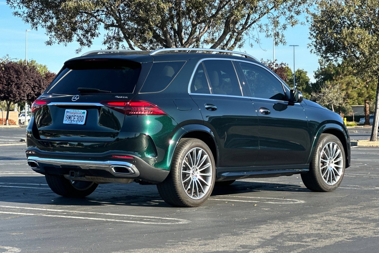 Used 2024 Mercedes-Benz GLE 350 4MATIC image 4
