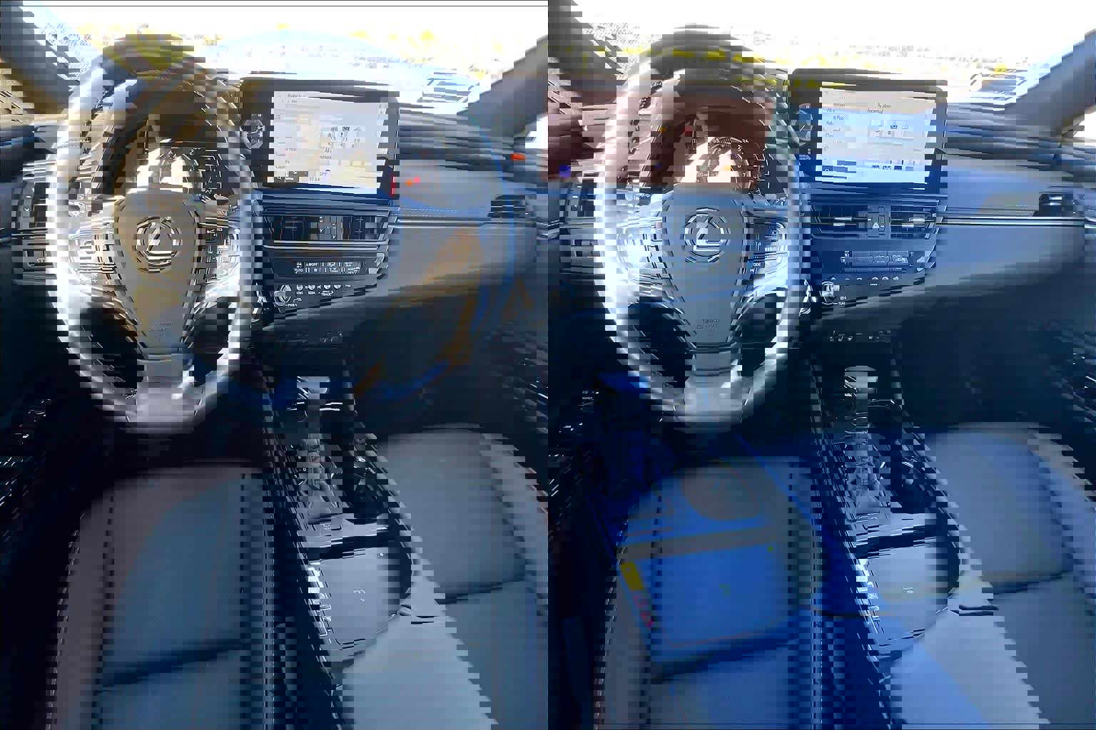 Used 2025 Lexus ES 350 w/ Premium Package image 15