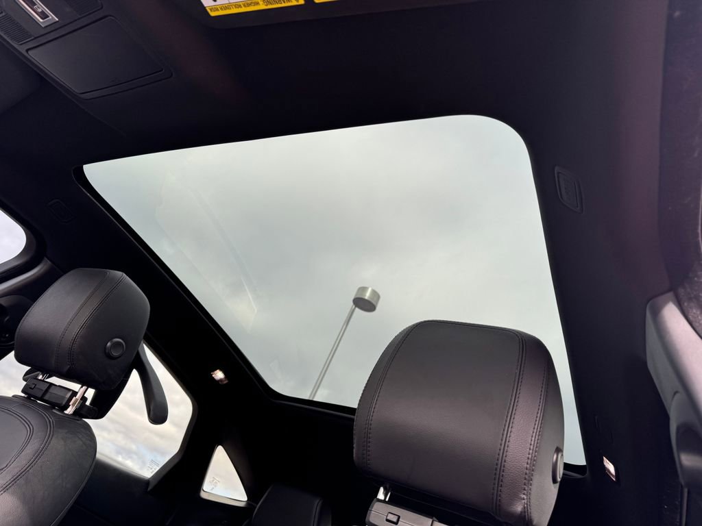 Used 2018 Jaguar E-PACE SE image 9