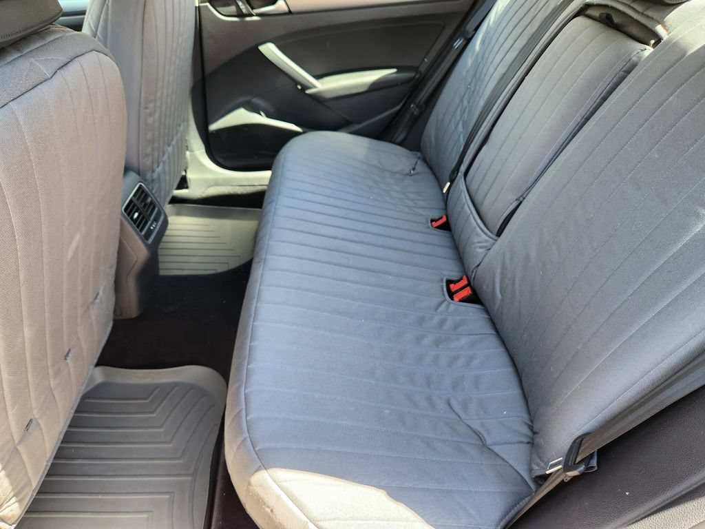 Used 2015 Volkswagen Passat TDI SE FWD image 19