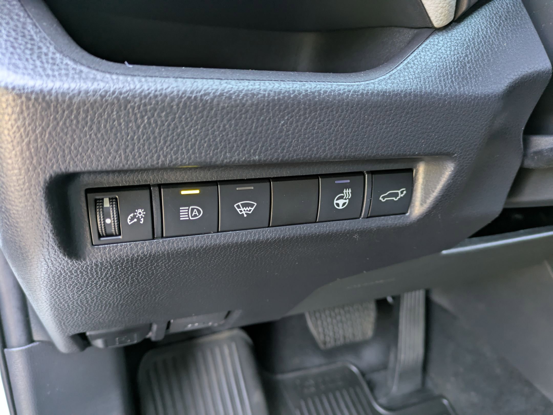 Certified 2022 Toyota RAV4 XLE image 18