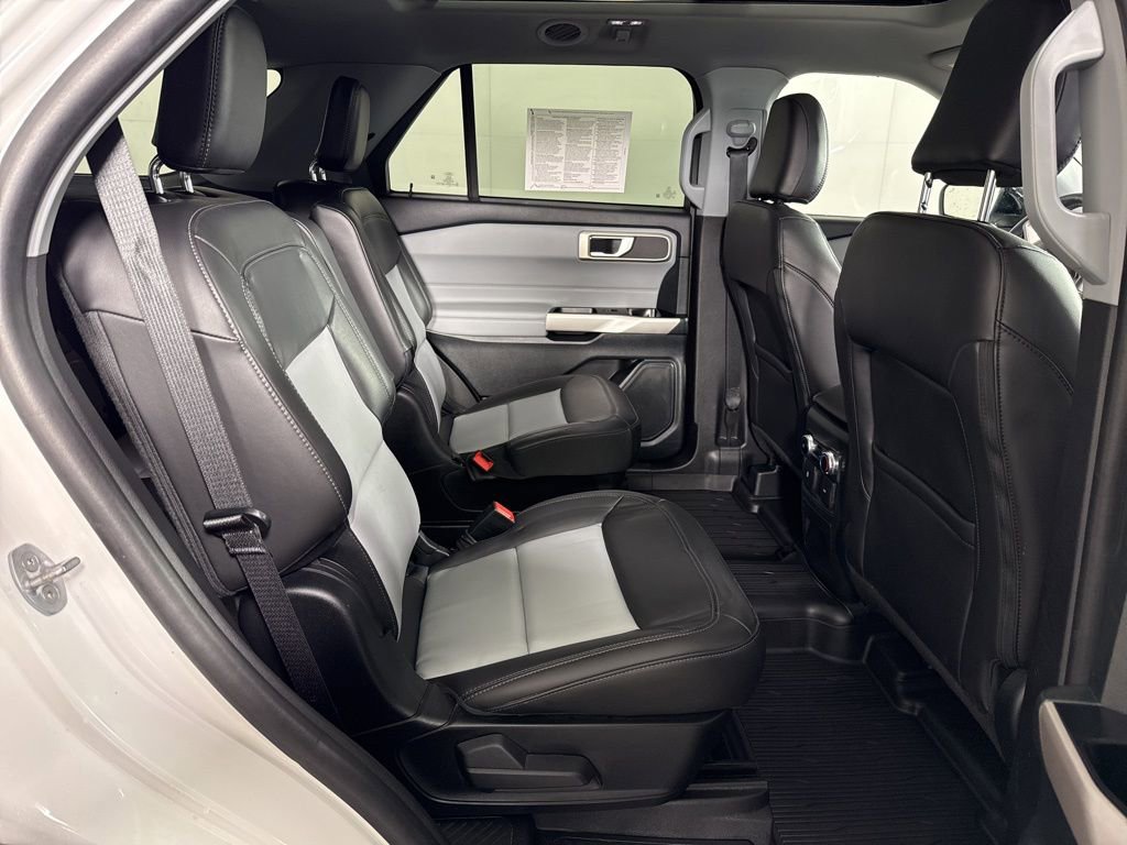 Used 2023 Ford Explorer XLT w/ Equipment Group 202A image 18