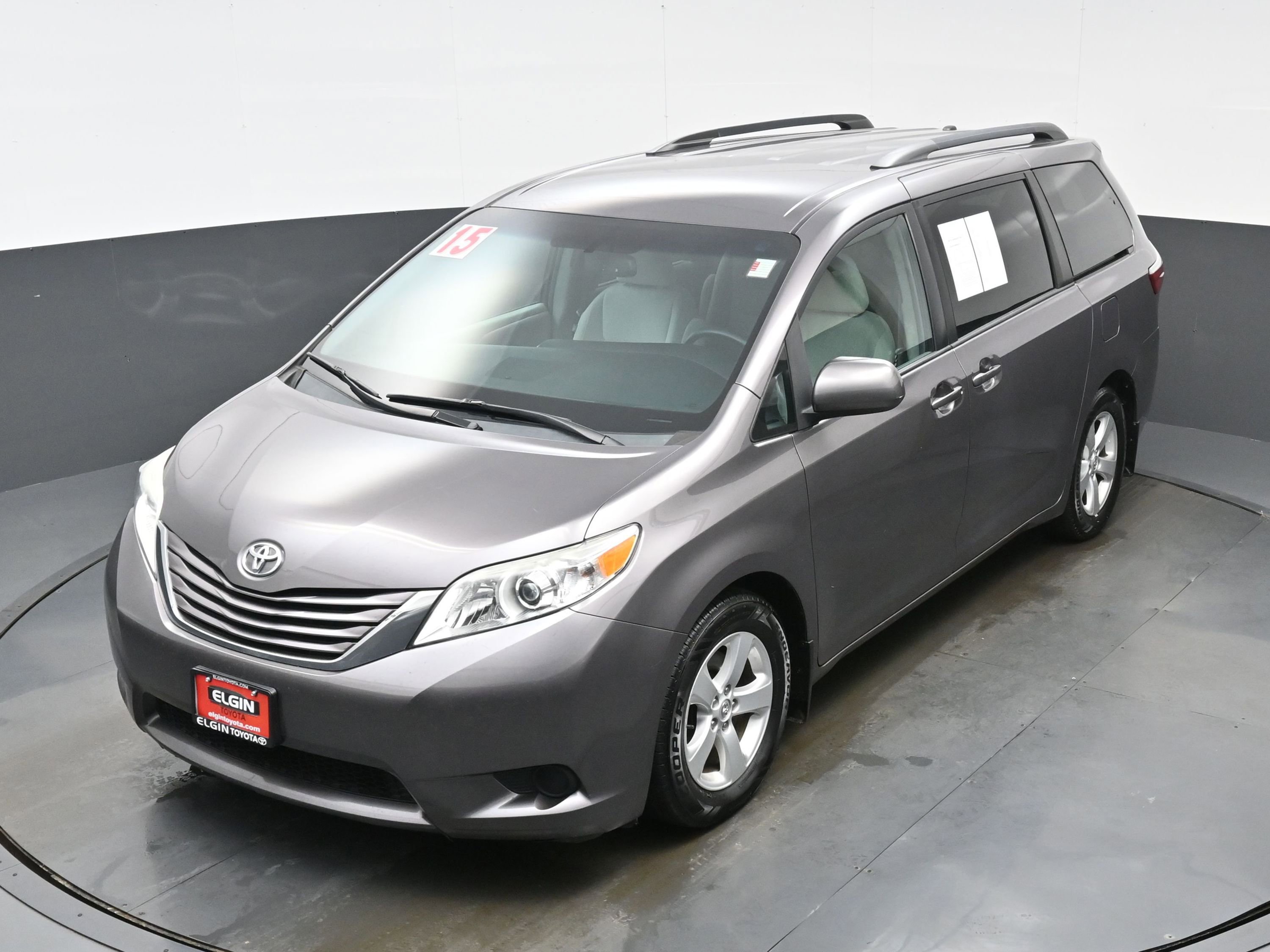 Used 2015 Toyota Sienna LE image 36