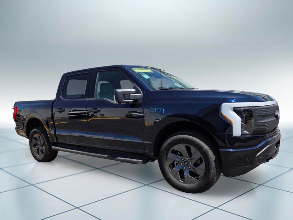 New 2025 Ford F150 Lightning Flash AWD/4WD image 3