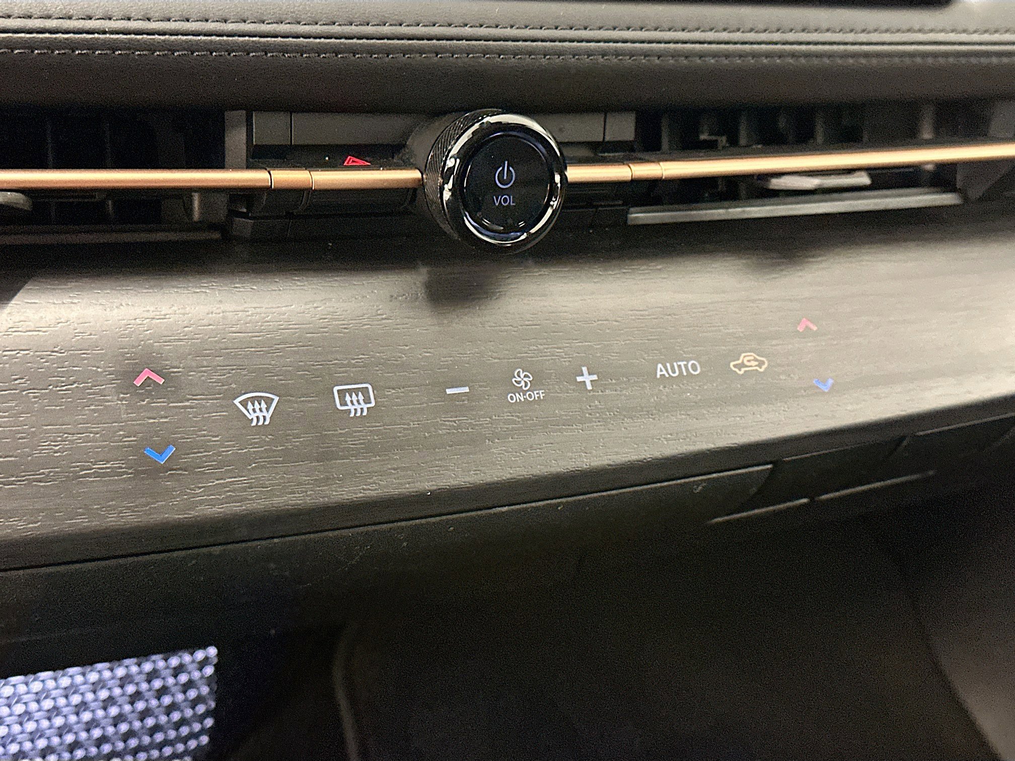 Used 2023 Nissan Ariya AWD image 24