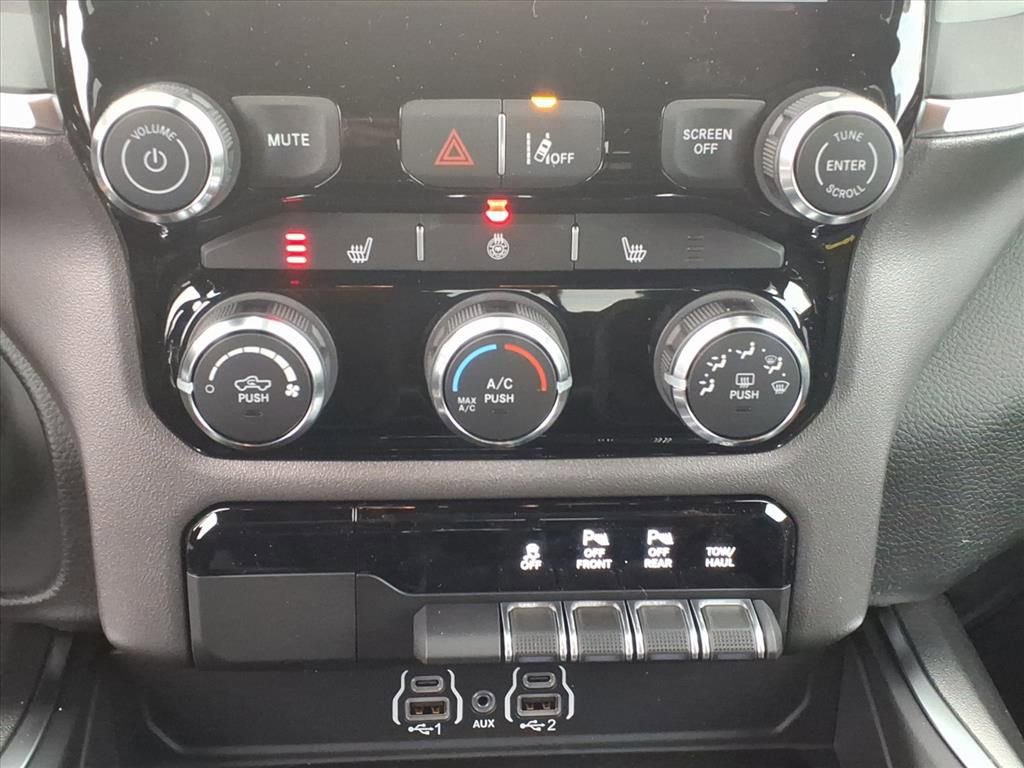 New 2026 RAM 1500 4x4 Crew Cab image 7