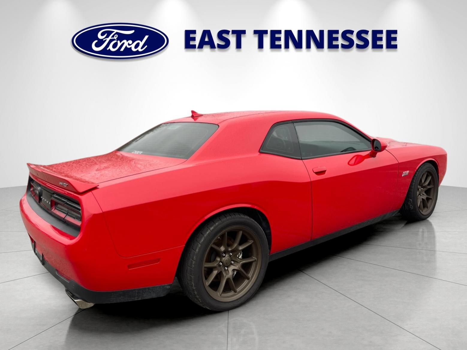 Used 2017 Dodge Challenger SRT w/ Technology Group RWD image 3