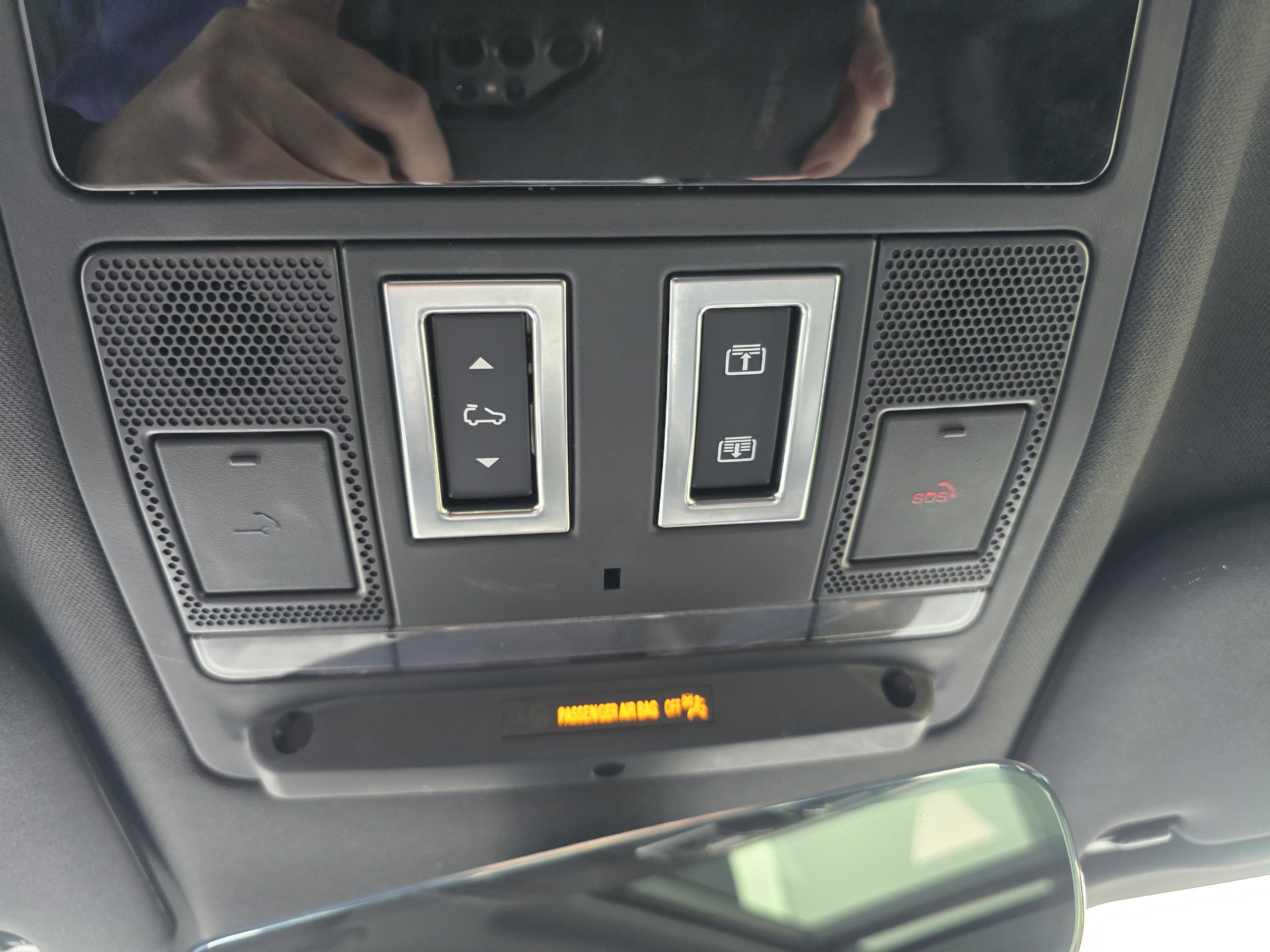 Used 2025 Land Rover Defender 110 S AWD/4WD image 44