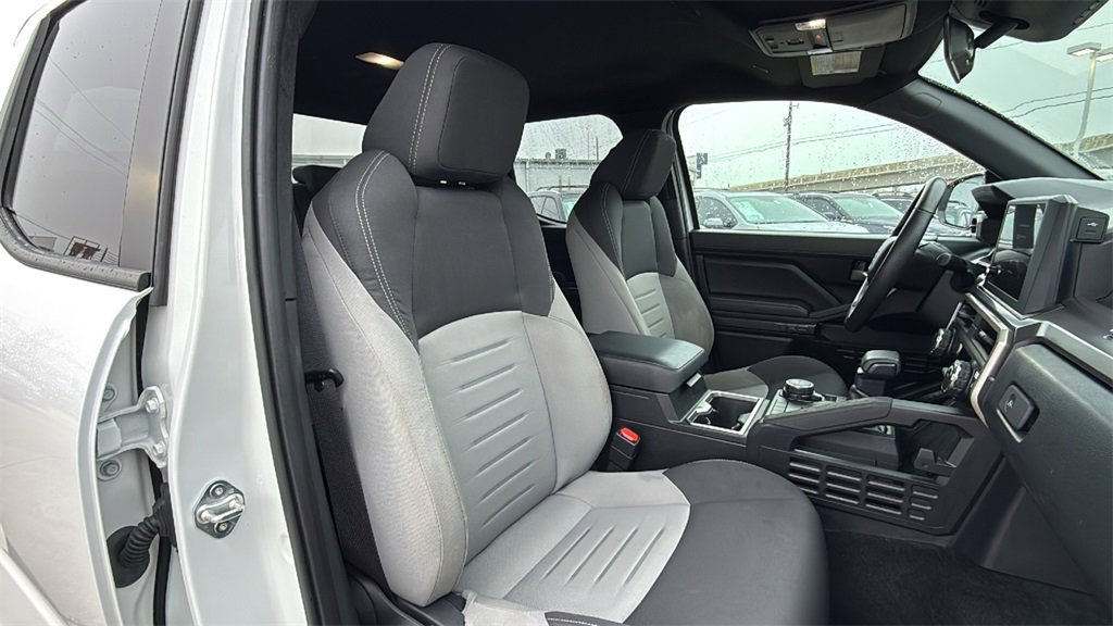 Used 2025 Toyota Tacoma TRD Sport image 34