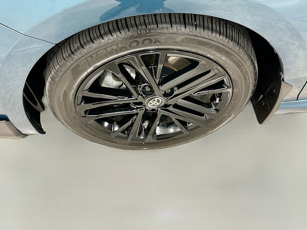 Used 2025 Toyota Camry SE w/ Convenience Package image 30