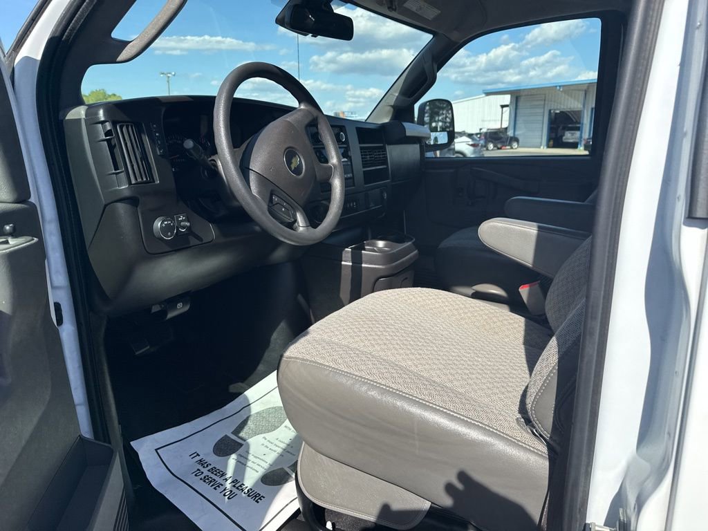 Used 2024 Chevrolet Express 3500 LT w/ LT Preferred Equipment Group RWD image 11