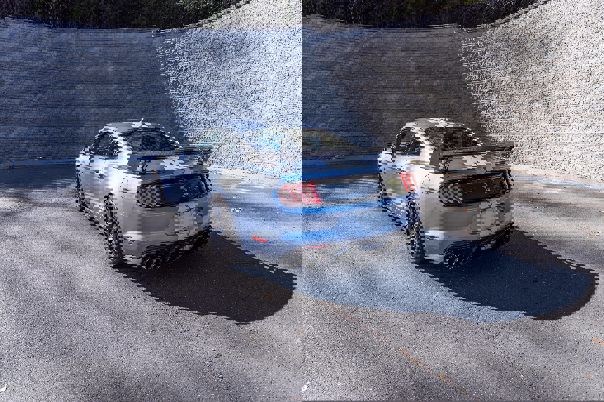 Used 2022 Ford Mustang Shelby GT500 w/ Carbon Fiber Track Pack image 9