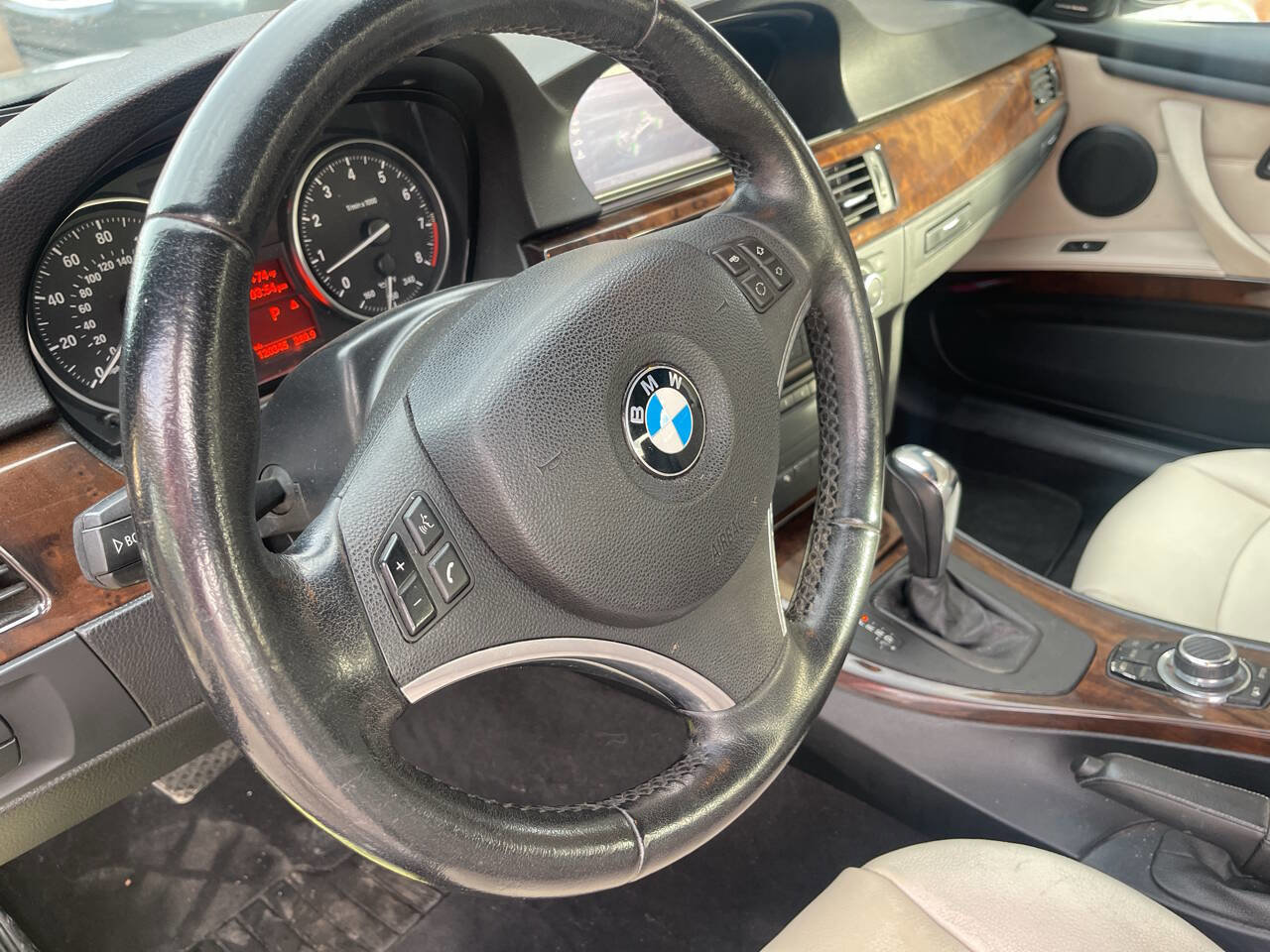 Used 2013 BMW 335i Convertible RWD image 16
