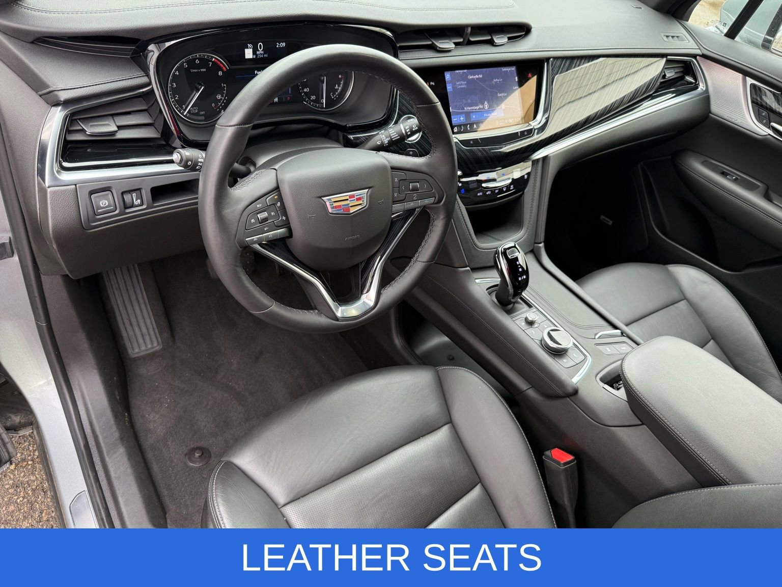 Used 2025 Cadillac XT6 Premium Luxury image 19