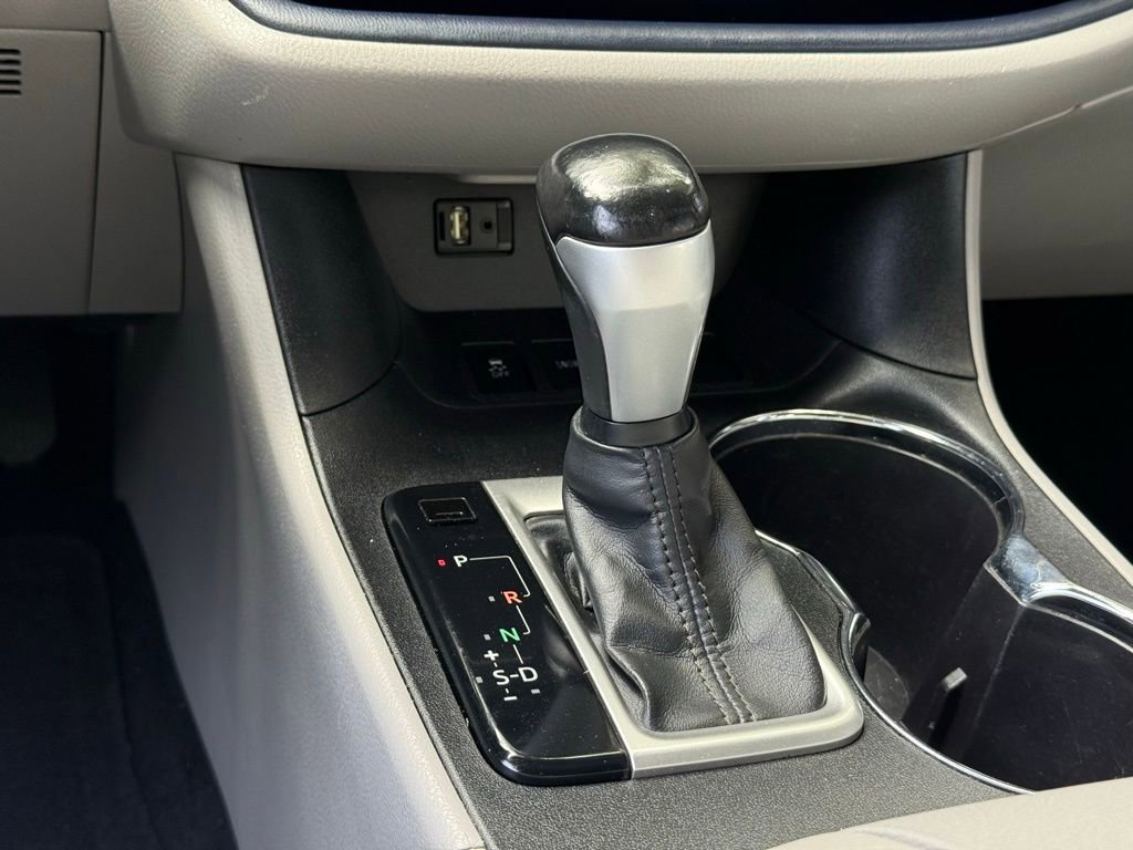 Used 2014 Toyota Highlander Plus FWD image 14