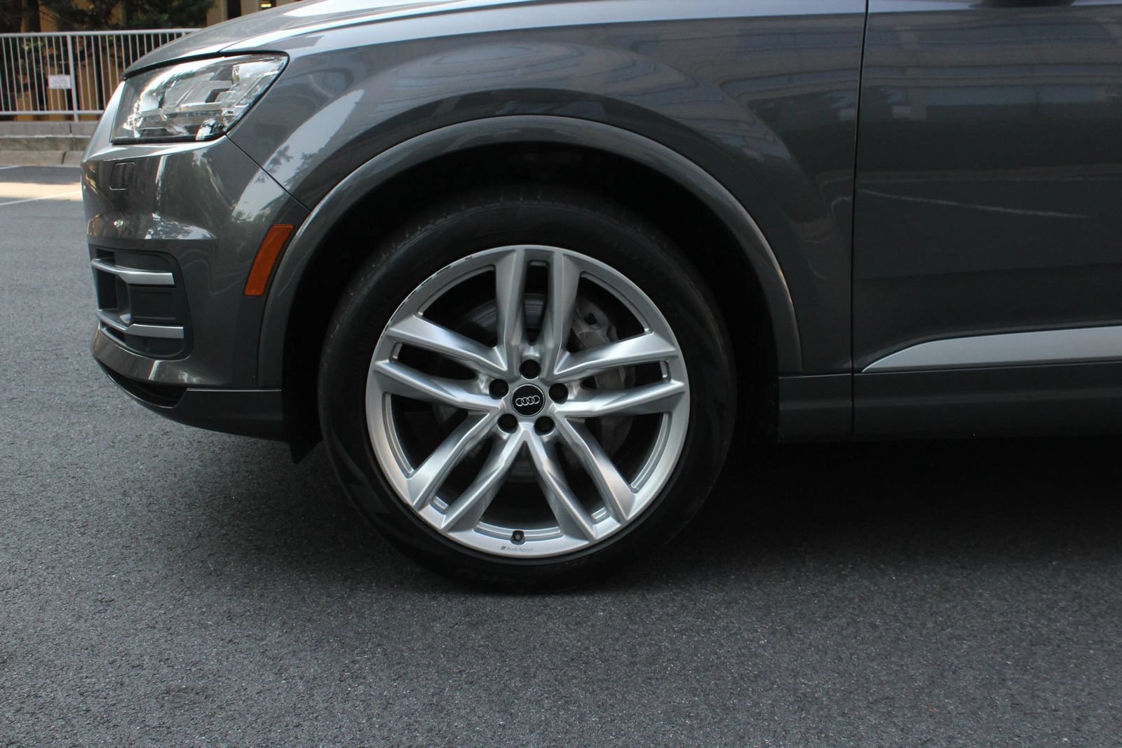 Used 2018 Audi Q7 3.0T Prestige AWD/4WD image 11