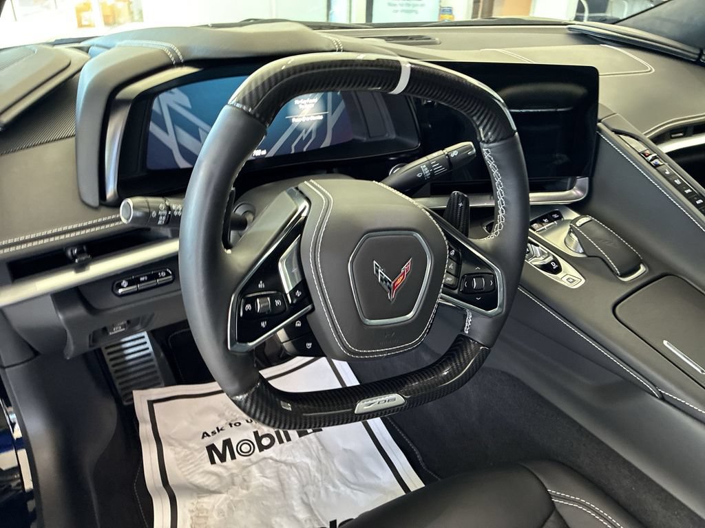 Used 2025 Chevrolet Corvette Z06 RWD image 14