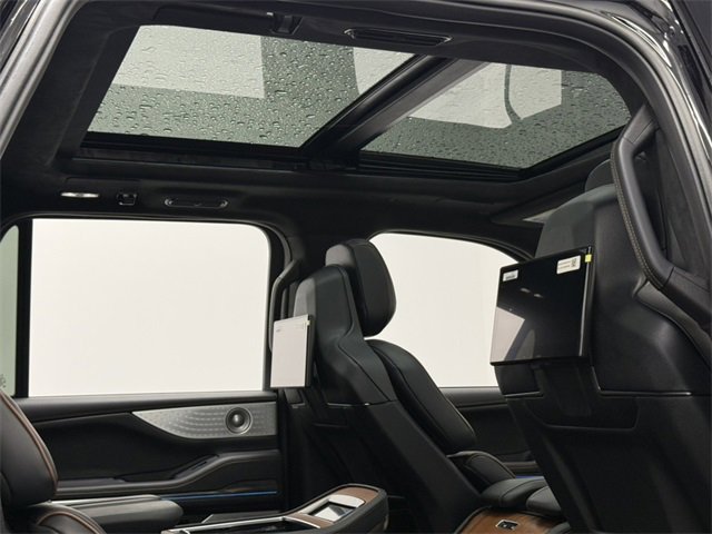 New 2025 Lincoln Navigator Black Label image 25