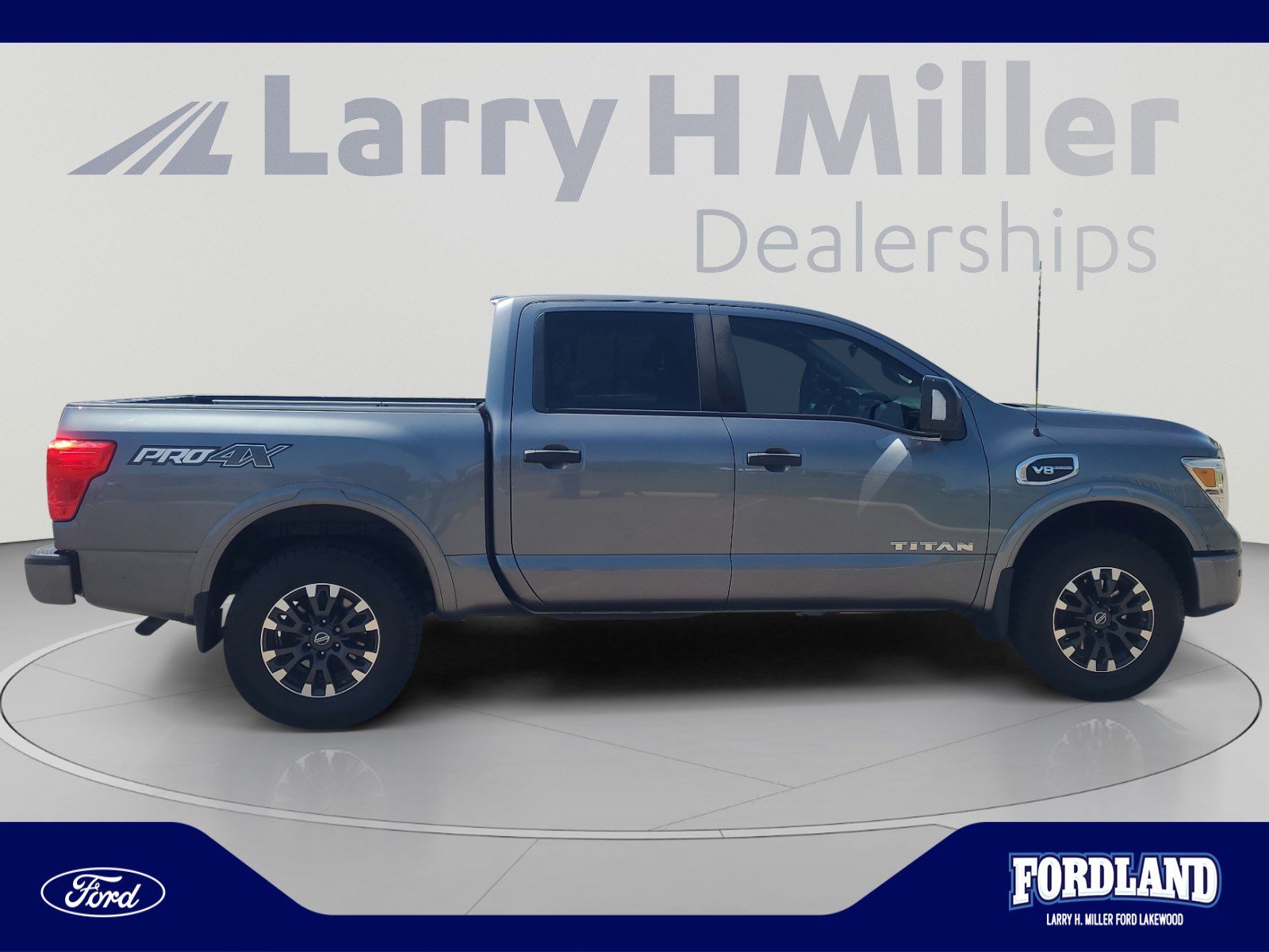 Used 2017 Nissan Titan PRO-4X AWD/4WD image 6