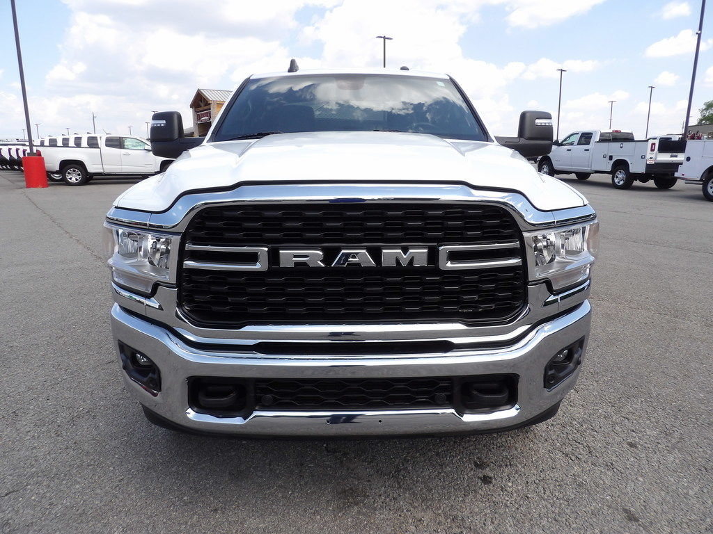 Used 2024 RAM 2500 Big Horn w/ Off Road Package AWD/4WD image 12