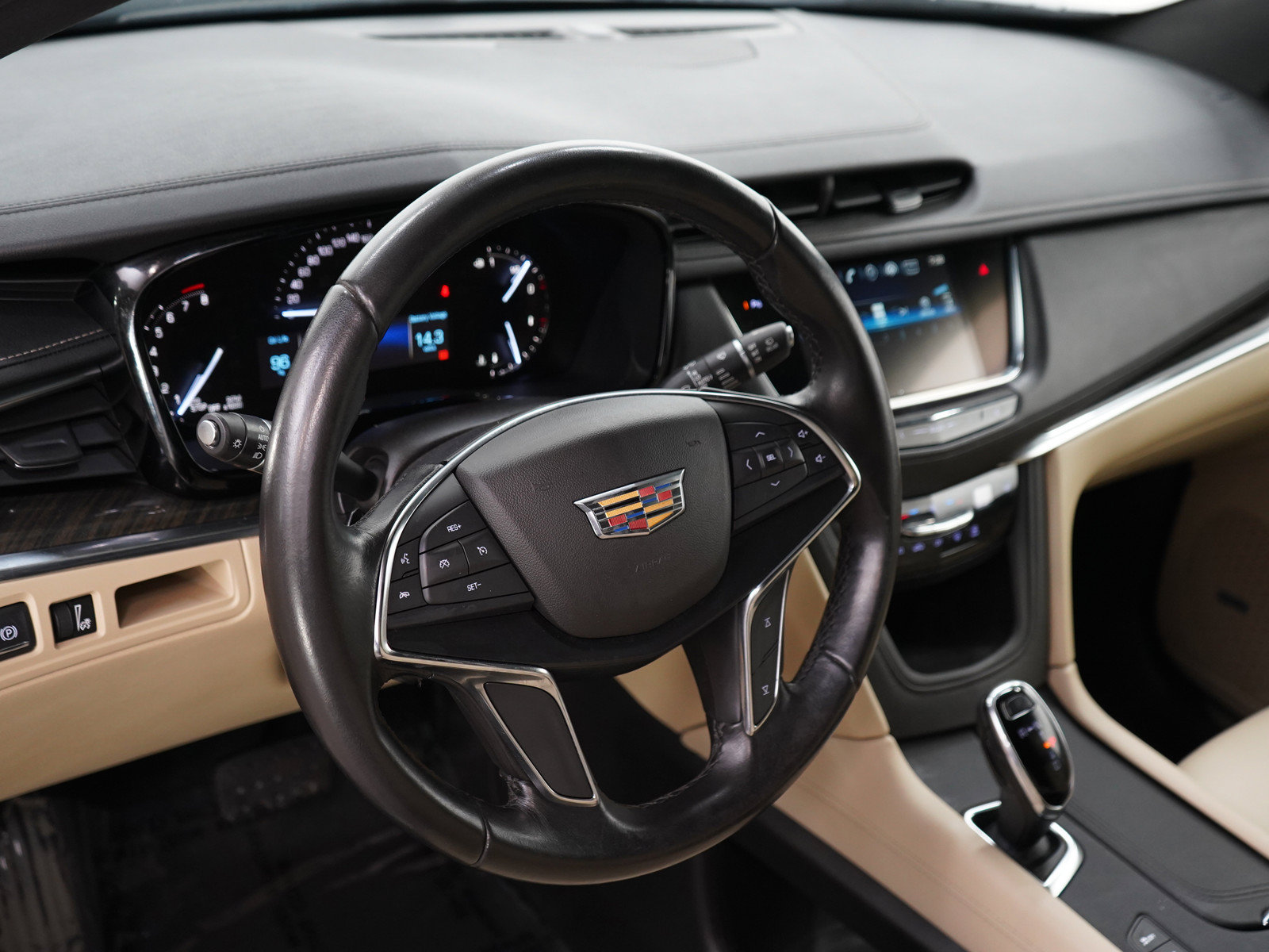 Used 2019 Cadillac XT5 AWD image 21