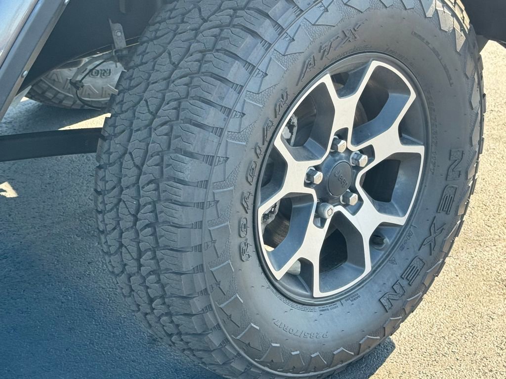 Used 2022 Jeep Wrangler Unlimited Rubicon w/ Cold Weather Group AWD/4WD image 9
