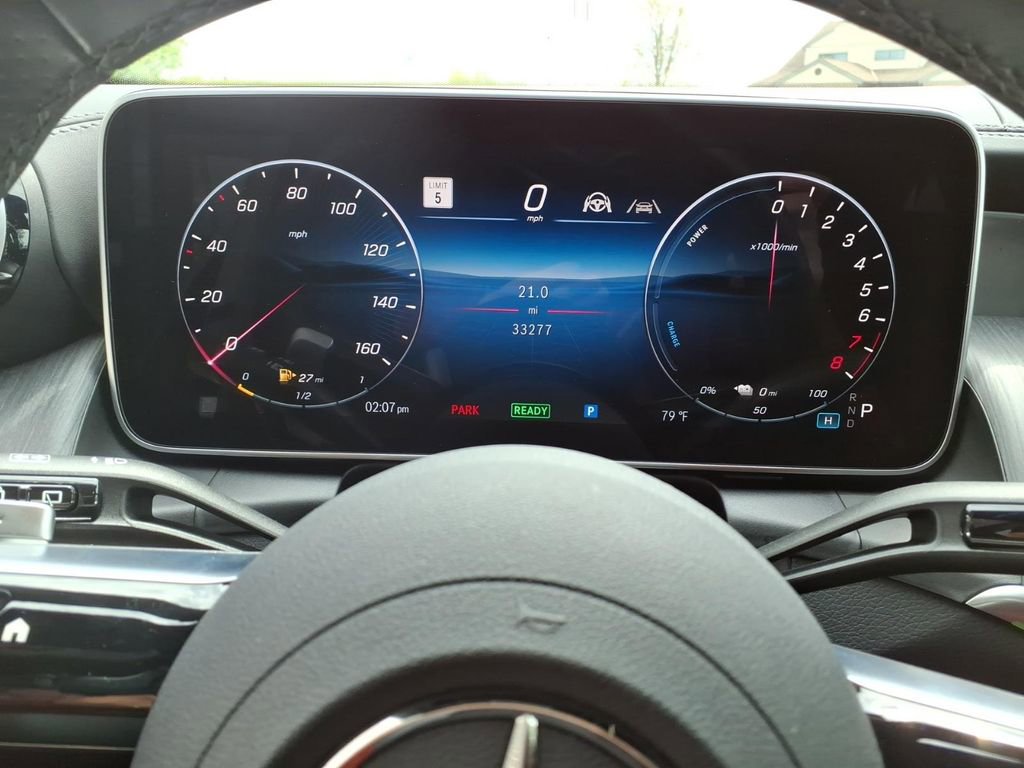 Used 2025 Mercedes-Benz GLC 350e 4MATIC image 16