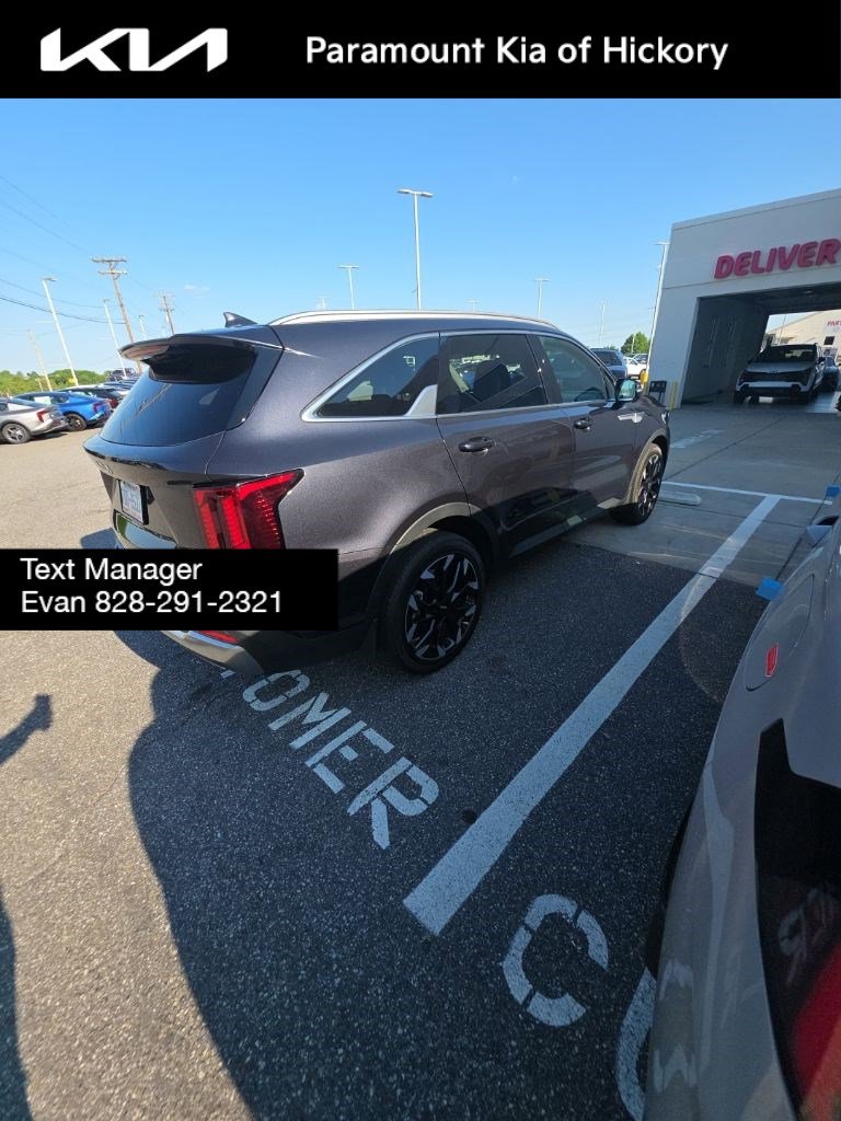 Used 2025 Kia Sorento SX FWD image 4