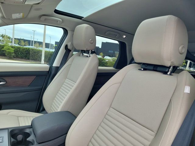Used 2025 Land Rover Discovery Sport S image 18
