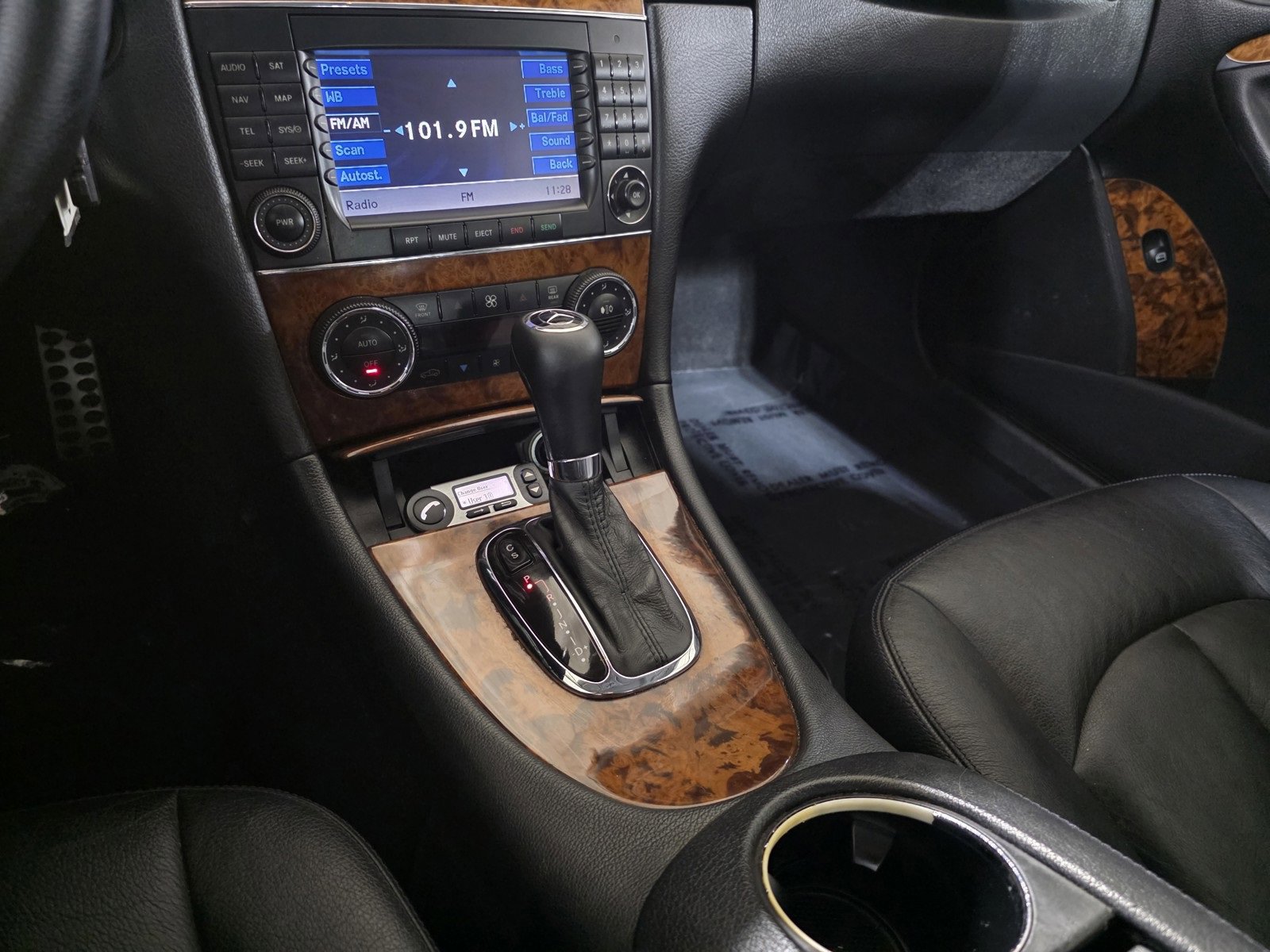 Used 2008 Mercedes-Benz CLK 350 Coupe image 27