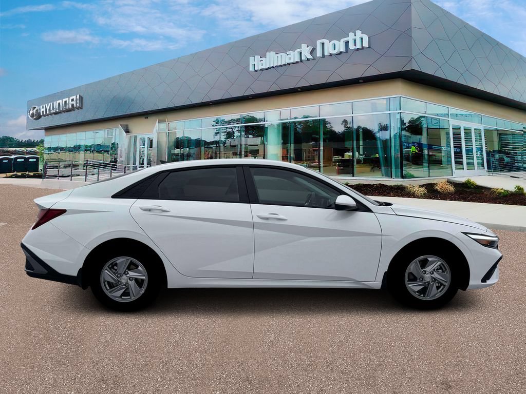 New 2026 Hyundai Elantra SE FWD image 9