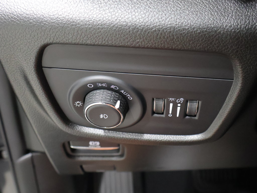 Certified 2024 Jeep Grand Cherokee Limited w/ Luxury Tech Group II AWD/4WD image 33
