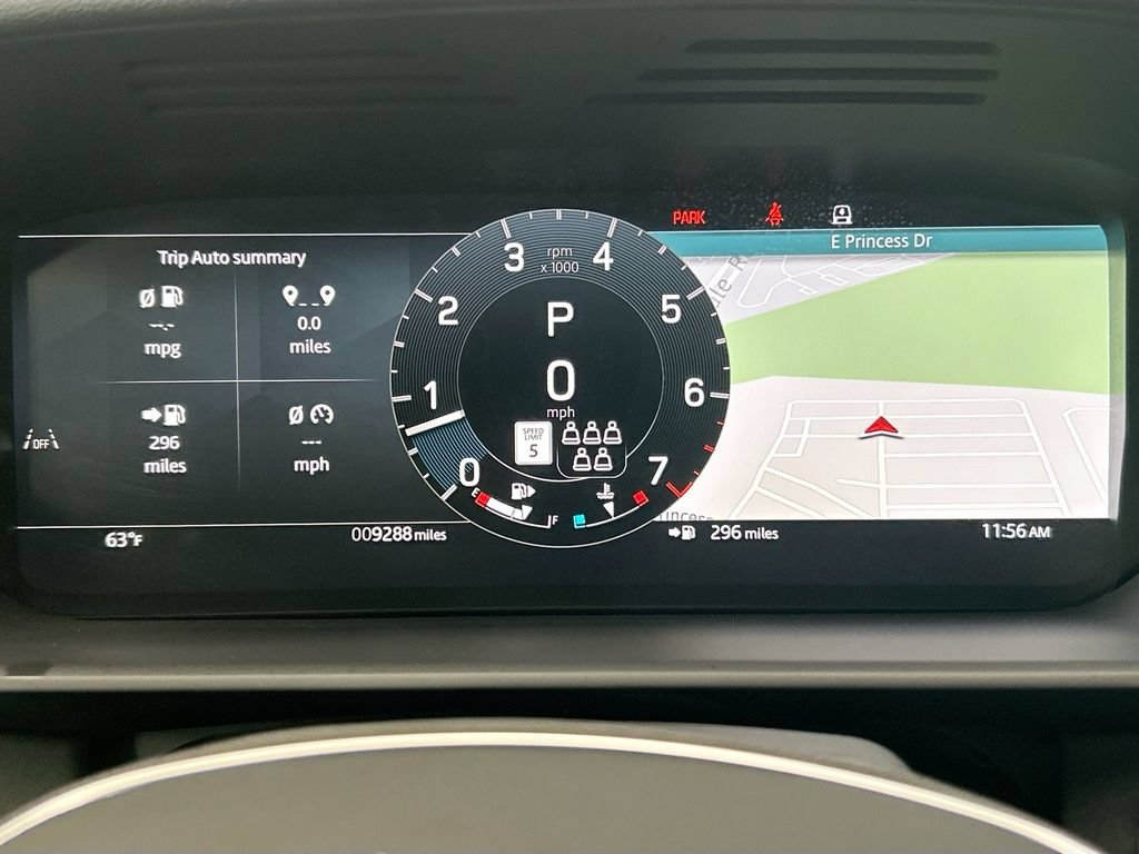 Certified 2025 Land Rover Discovery S AWD/4WD image 33