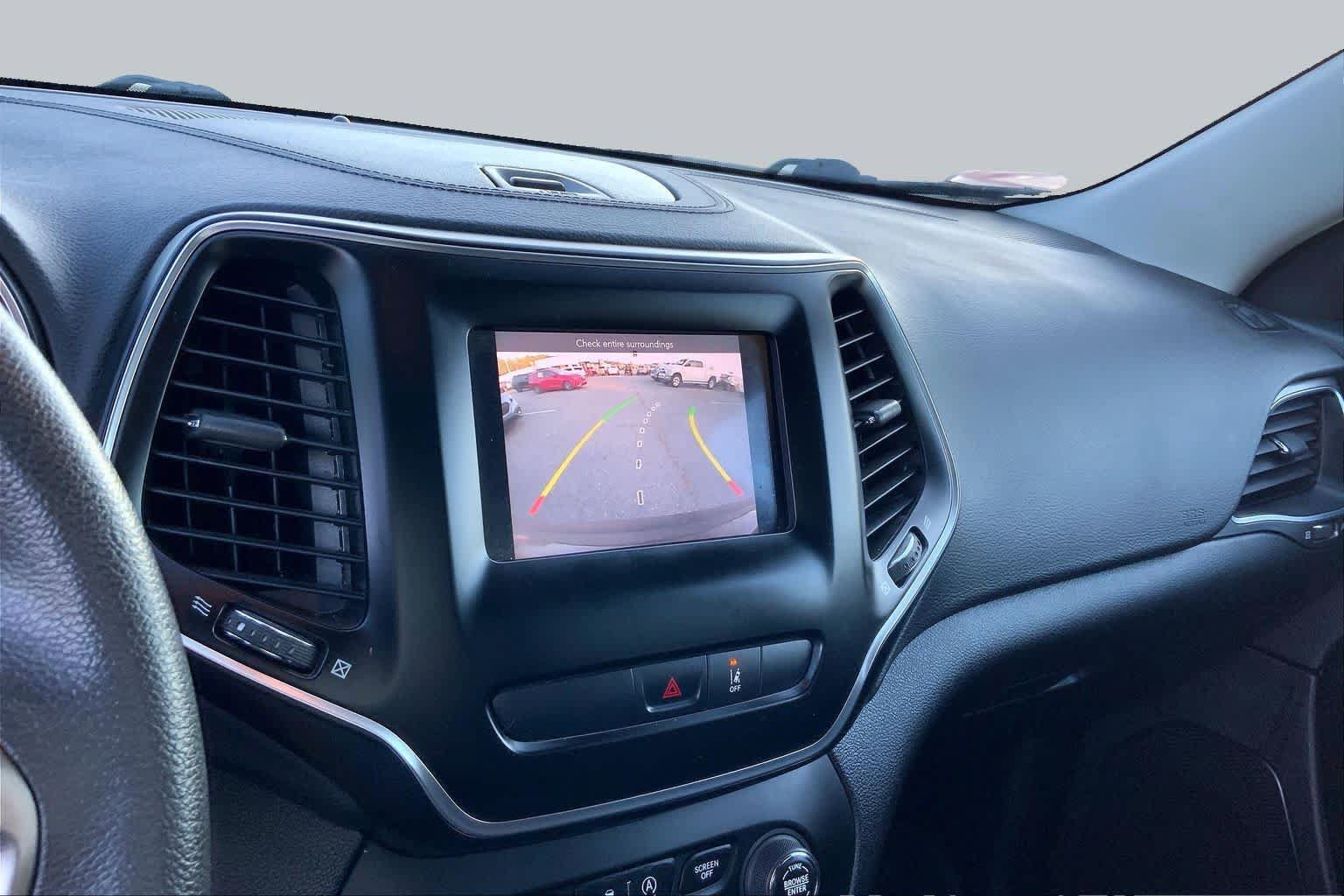 Used 2021 Jeep Cherokee Latitude FWD image 26
