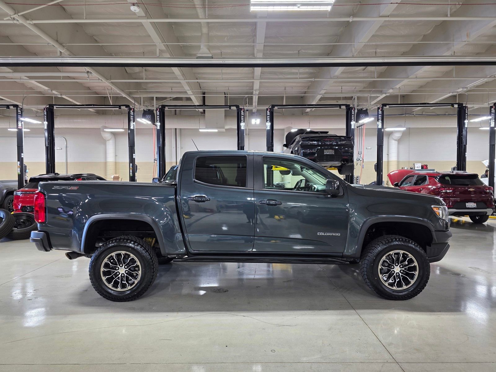 Used 2017 Chevrolet Colorado ZR2 image 8