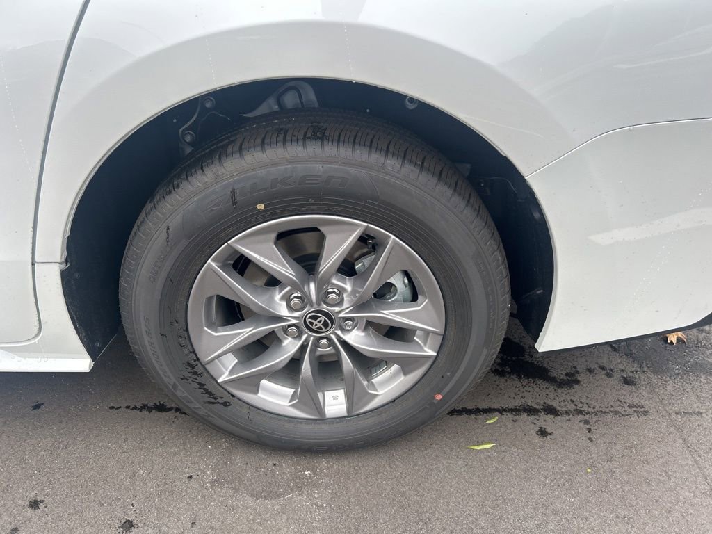 New 2025 Toyota Sienna XLE image 19