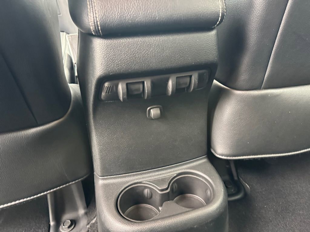 Used 2017 Jeep Wrangler Unlimited Rubicon image 19