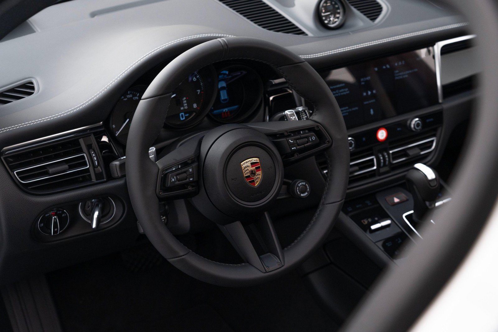 New 2025 Porsche Macan Turbo image 20