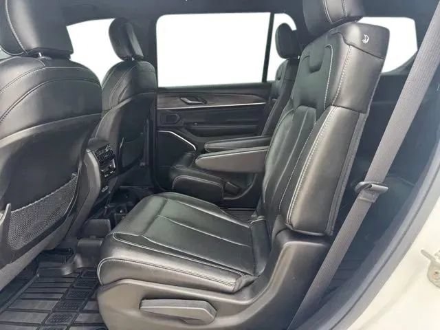 Used 2024 Jeep Grand Cherokee L Overland w/ Trailer Tow Package AWD/4WD image 17