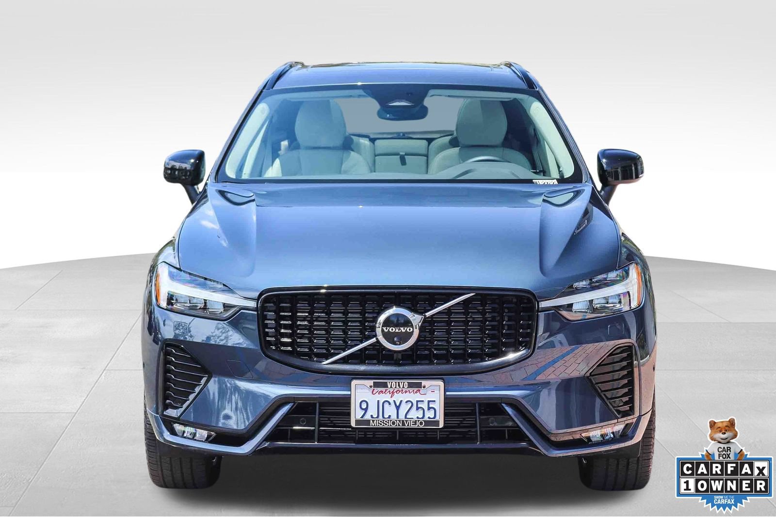 Used 2023 Volvo XC60 B5 Plus w/ Climate Package FWD image 2