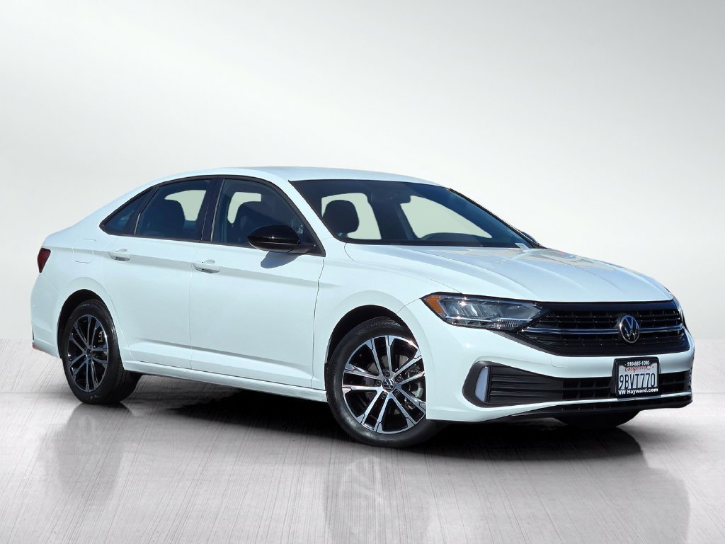Used 2022 Volkswagen Jetta Sport FWD image 2