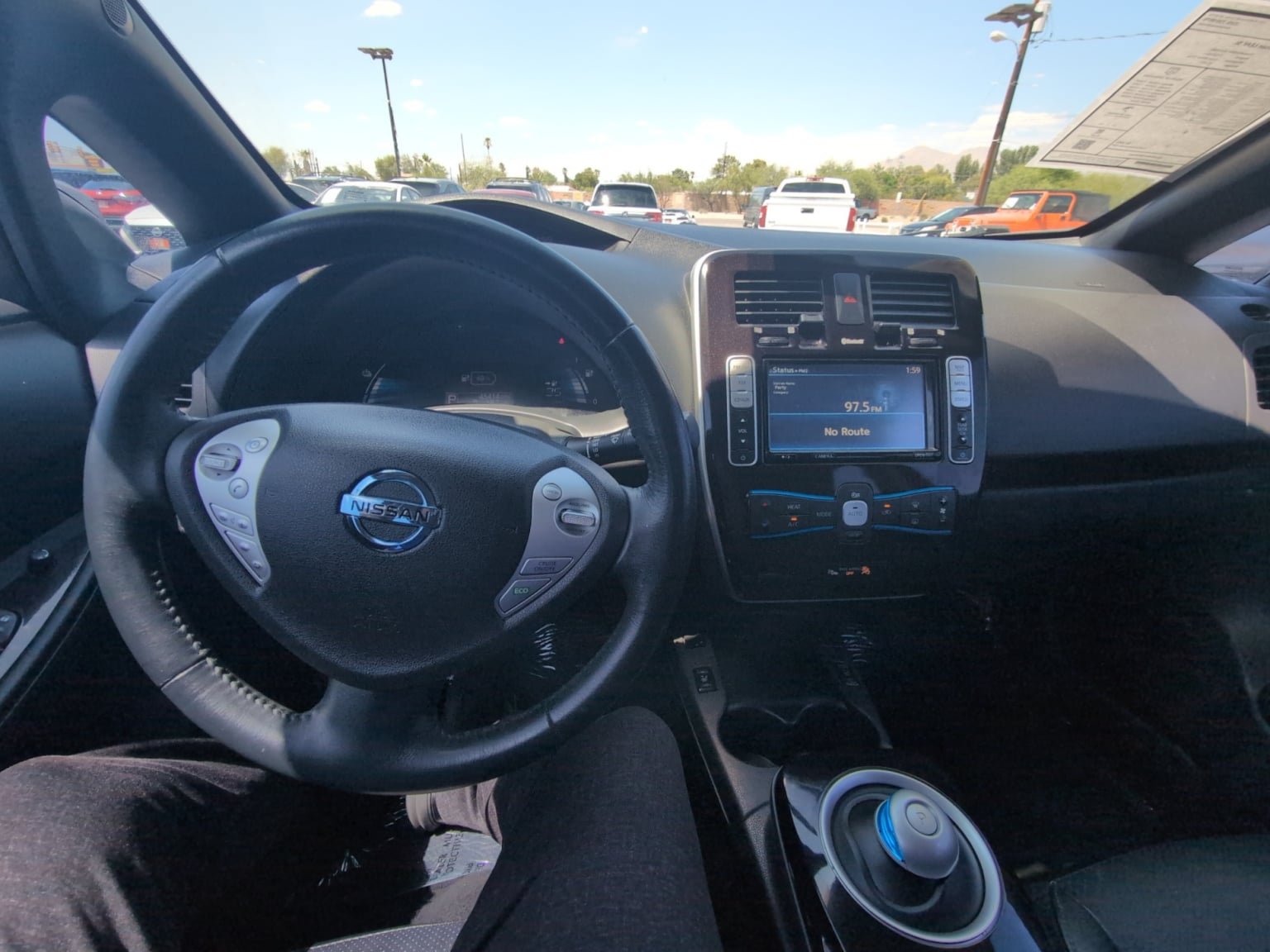 Used 2013 Nissan Leaf SL w/ Premium Pkg FWD image 24