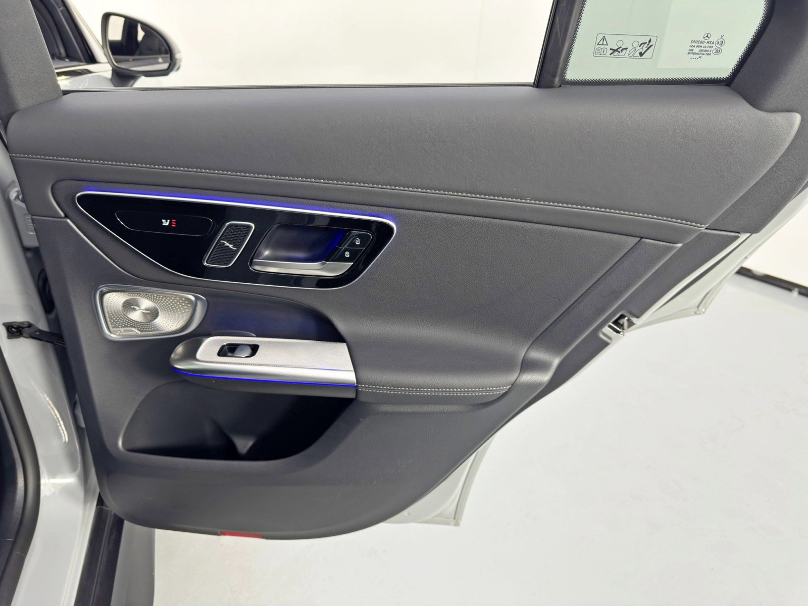 Used 2025 Mercedes-Benz GLC 300 4MATIC w/ AMG Line image 48