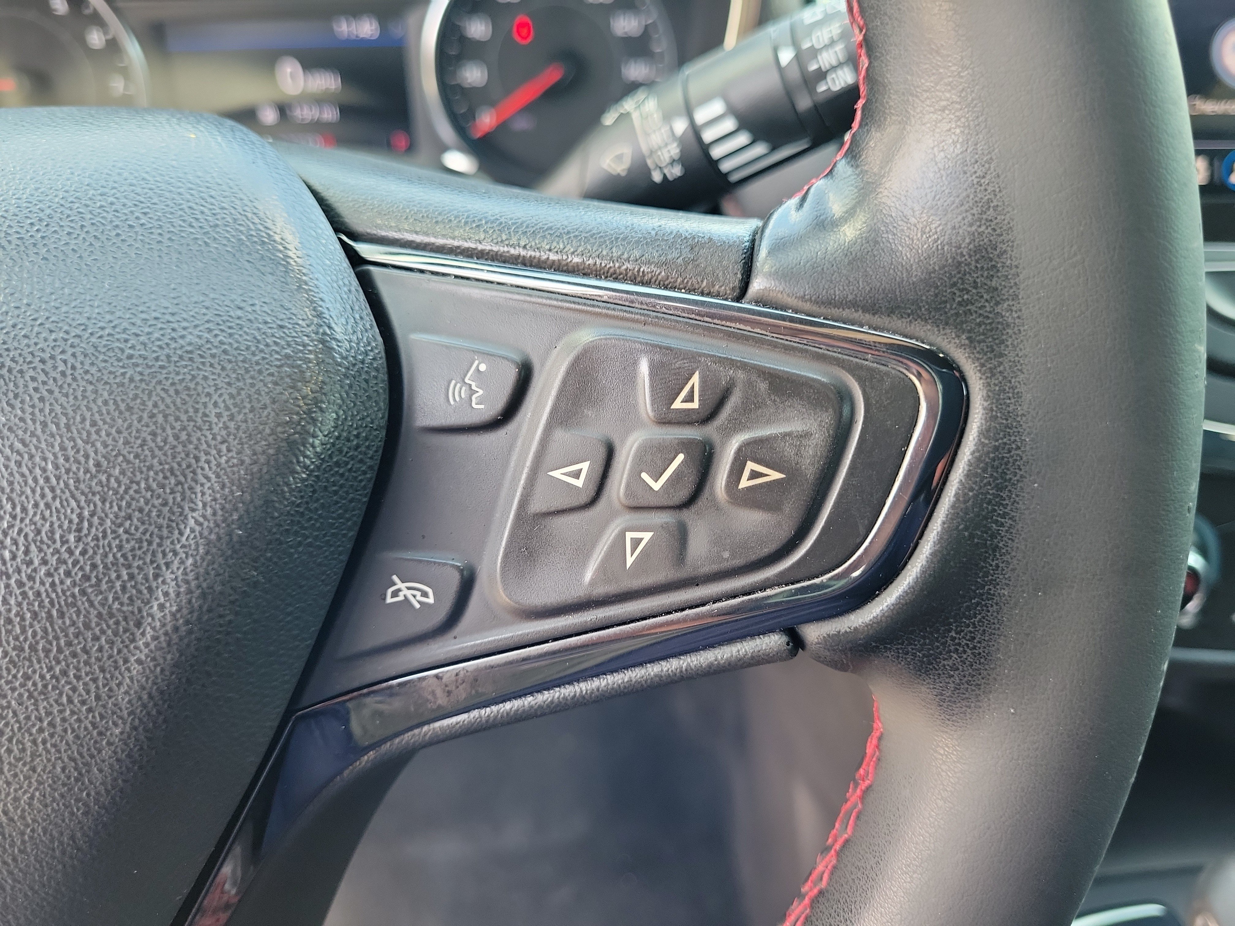 Used 2024 Chevrolet Equinox RS FWD image 19