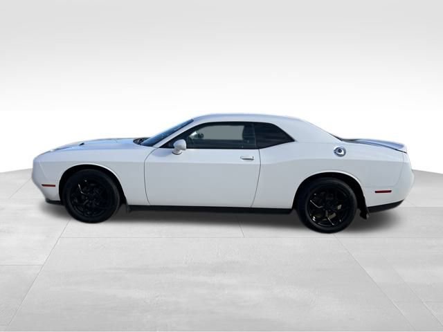 Used 2015 Dodge Challenger SXT video 4