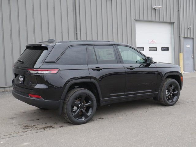New 2025 Jeep Grand Cherokee Limited w/ Luxury Tech Group II image 13