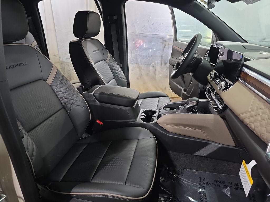 New 2026 GMC Canyon Denali AWD/4WD image 10